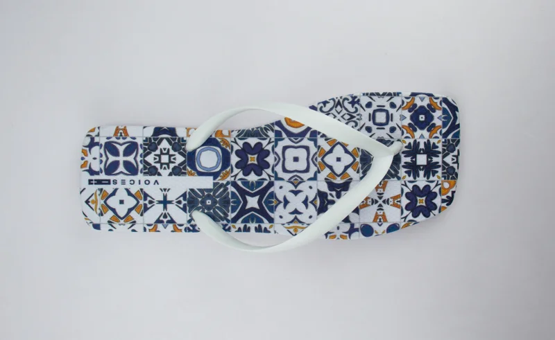 Voices Slim Amalfi Women'S Flip Flops With Square Shape Printed Sole - White