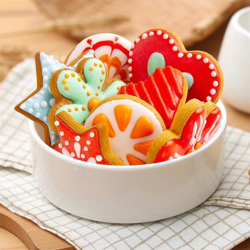 KnmyLife Metal Cookie Cutters Set 12 Pieces, Stainless Steel 3 Heart Cookie Cutters, 3 Star Cookie Cutters, 3 Flower Cookie Cutters, 3 Round Cookie Cutters for Valentine's Day Christmas Holiday - Image 4