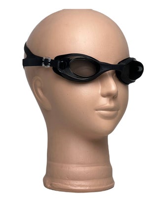 أسود
