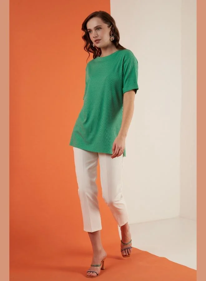 ليلا بلوزة نسائية ليلا واسعة بياقة دائرية وتفاصيل فتحة