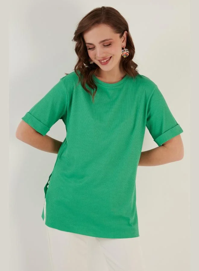 ليلا بلوزة نسائية ليلا واسعة بياقة دائرية وتفاصيل فتحة