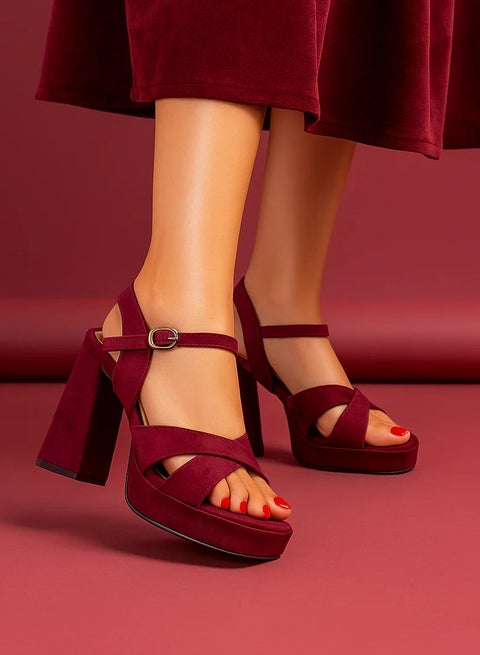 C-61 – صندل جريء بكعب عريض من الشمواه