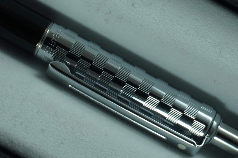 SHEAFFER Sheaffer Sentinel Signature Lacquer Black barrel and diamond cut Chequered Cap Tuxedo Ballpoint Pen - Image 2