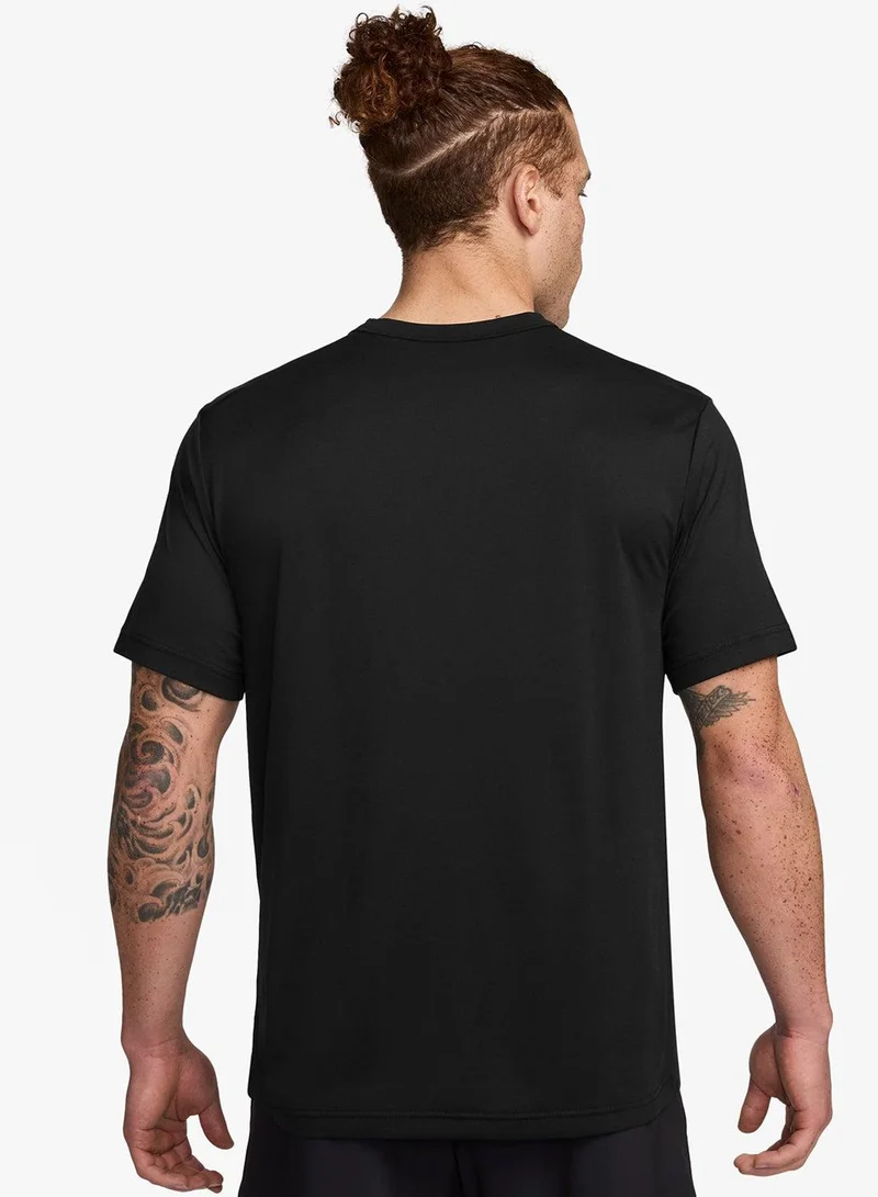 Nike Men's Hyverse Dri-FIT Graphic Training T-Shirt