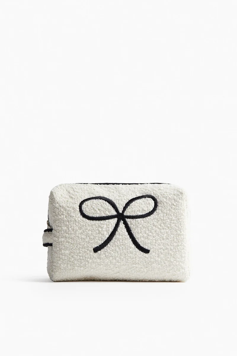 اتش اند ام حقيبة تغيير مطرزة من البوكليه