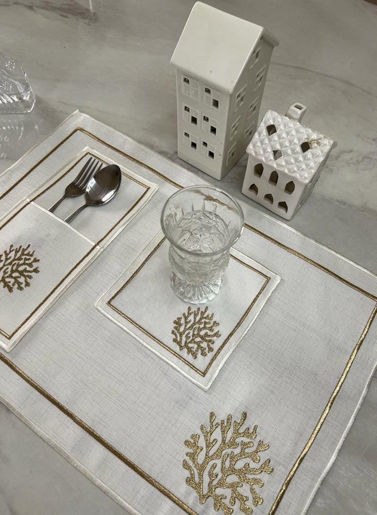 A Decorative Tablecloth Set for the Dining table Made of Linen Consisting of 3 Pieces  - Image 1
