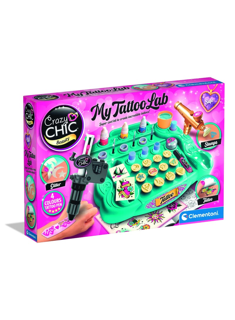 Clementoni كليمنتوني كريزي شيك مختبر الوشم الخاص بي | مجموعة الوشم | آمنة على البشرة وغير سامة | افعلها بنفسك | لعب تمثيلي | فنون وحرف | فن الجسم المؤقت | سهل التطبيق | ينمي المهارات الحركية الدقيقة والإبداع | ملون وقابل للتخصيص | عصري | هدية مثالية لعشاق الوشم والأزياء! - Image 1