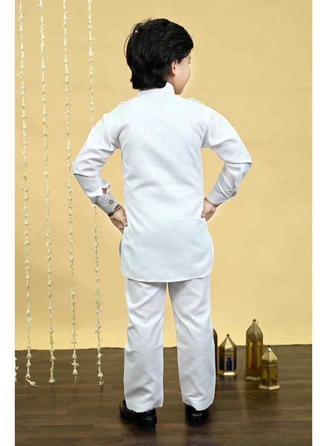 BT DEZINES طقم كورتا وسروال باثاني قطن أبيض للأولاد - Image 2