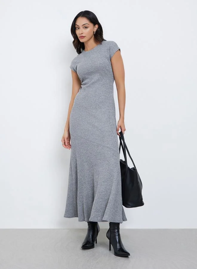 ستايلي فستان طويل محبوك بنمط وافل وأكمام كاب