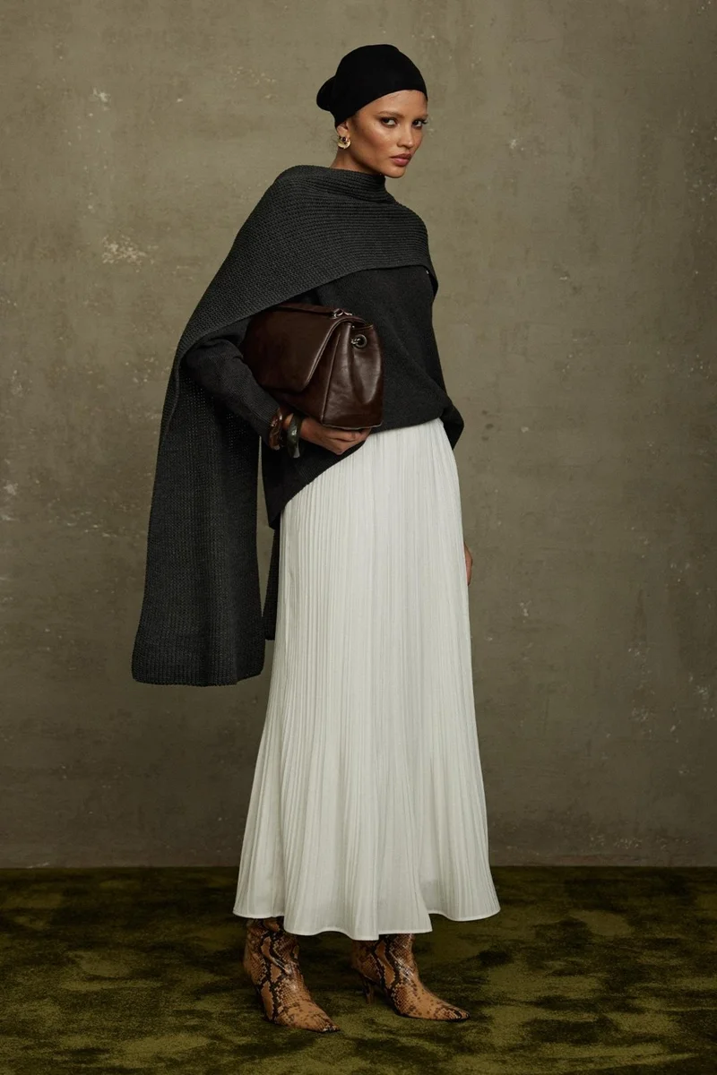 سود كوليكشن White Island Pleated Skirt