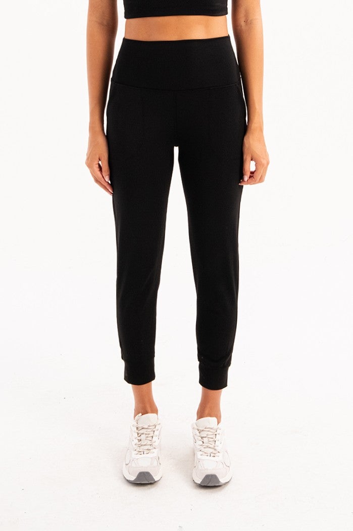 Justever High Waist Elastic Pocket Relaxed Cut Slimming Jogger Black Women's Sweatpants - Beat  - Image 1