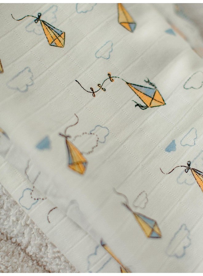 Under the Nile Muslin Swaddle Blanket - Kites - Organic Cotton - Image 2
