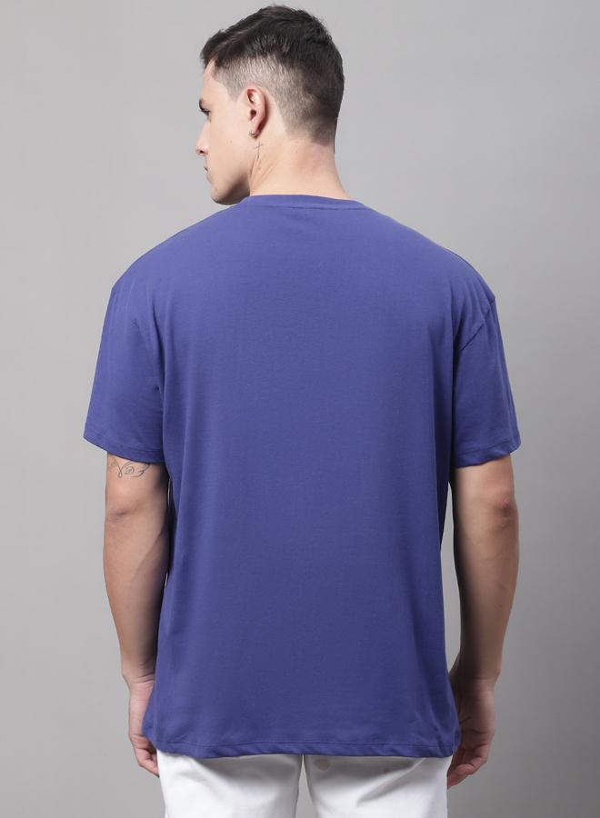 تايك تو تيشيرت رجالي أزرق داكن بطبعة جرافيك مقاس كبير من دور - Image 2