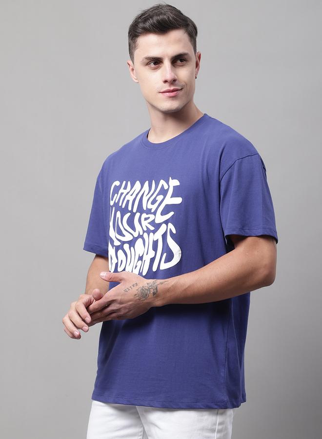 تايك تو تيشيرت رجالي أزرق داكن بطبعة جرافيك مقاس كبير من دور - Image 3