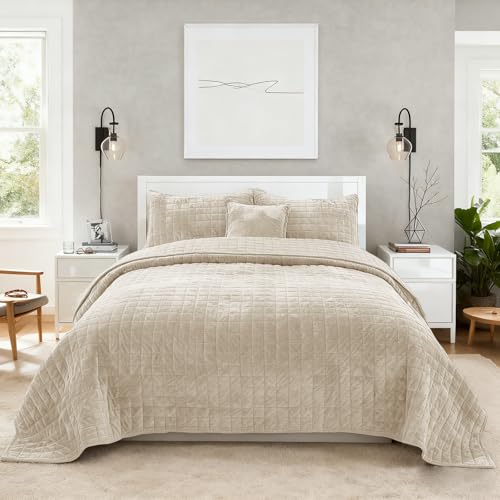 COCOPLOCEUS Quilt Set Oversized King Size 120x128 Luxurious Velvet Bedding Sets with 2 Pillow Shams 20x36 3 Pieces Ultra Soft Quilted Bedspread Coverlet Comforter for All Season,Beige - Image 1