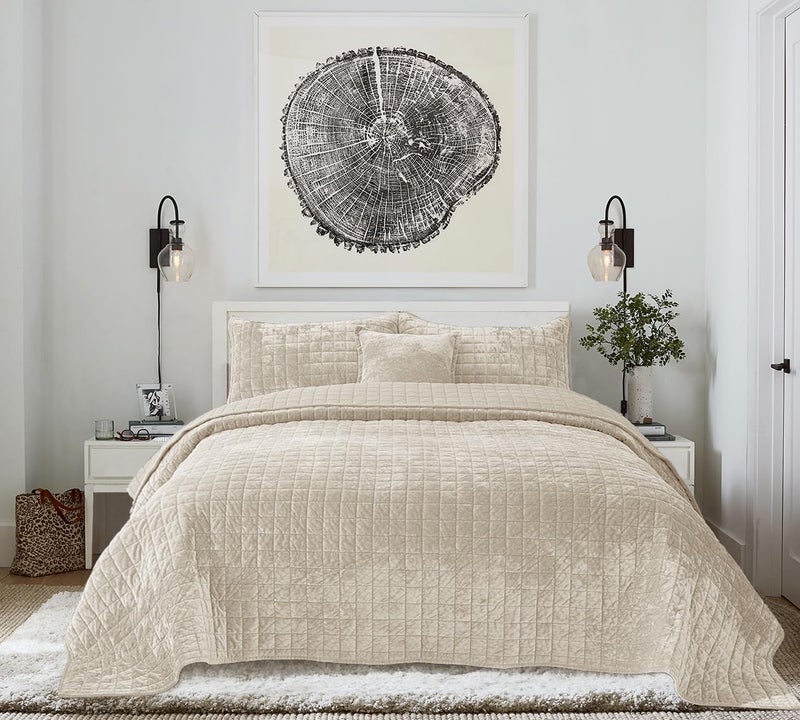 COCOPLOCEUS Quilt Set Oversized King Size 120x128 Luxurious Velvet Bedding Sets with 2 Pillow Shams 20x36 3 Pieces Ultra Soft Quilted Bedspread Coverlet Comforter for All Season,Beige - Image 5