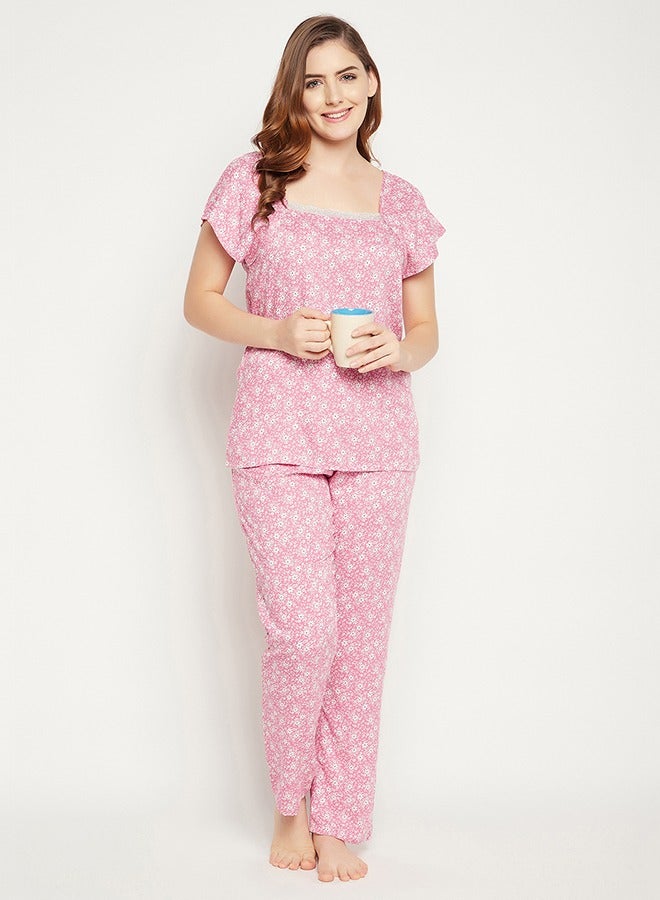 Clovia Pretty Florals Top & Pyjama Set in Baby Pink - Rayon - Image 3
