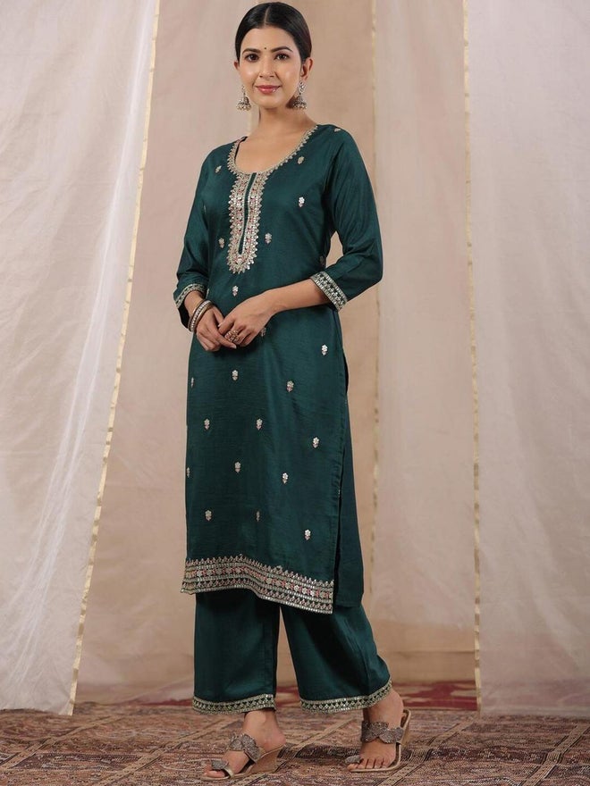 آي شين طقم كورتا حرير أخضر زمردي من إيشين مع بنطلون - Image 4