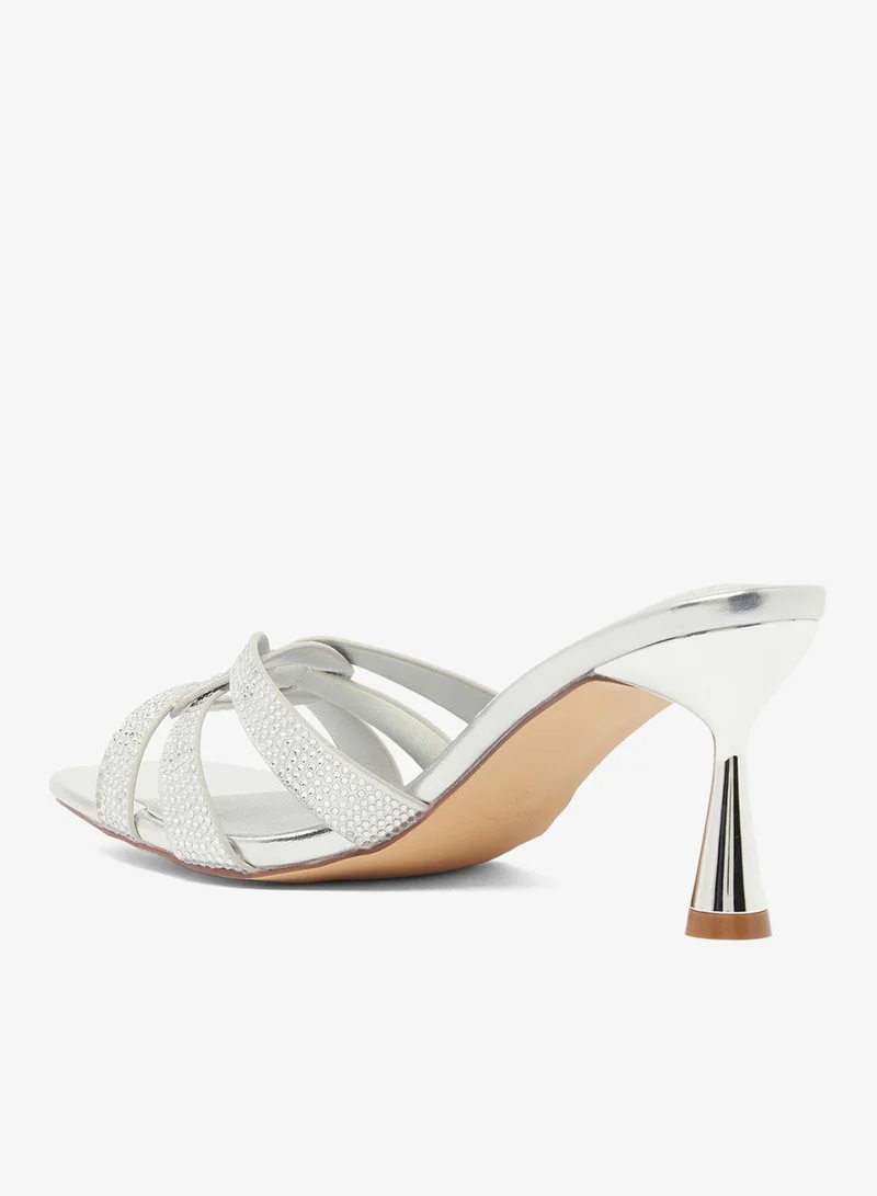 خزانة صنادل بكعب