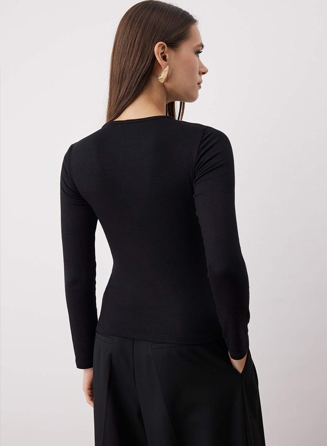 trendyol Black Neckline Detail Fitted/Slim Fit Knitted Blouse - Image 4