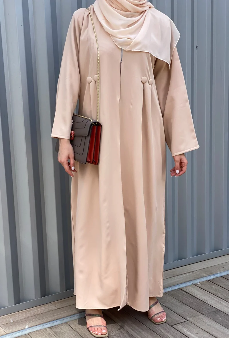 Moistreet Buttons Detailing Crepe  Abaya Set