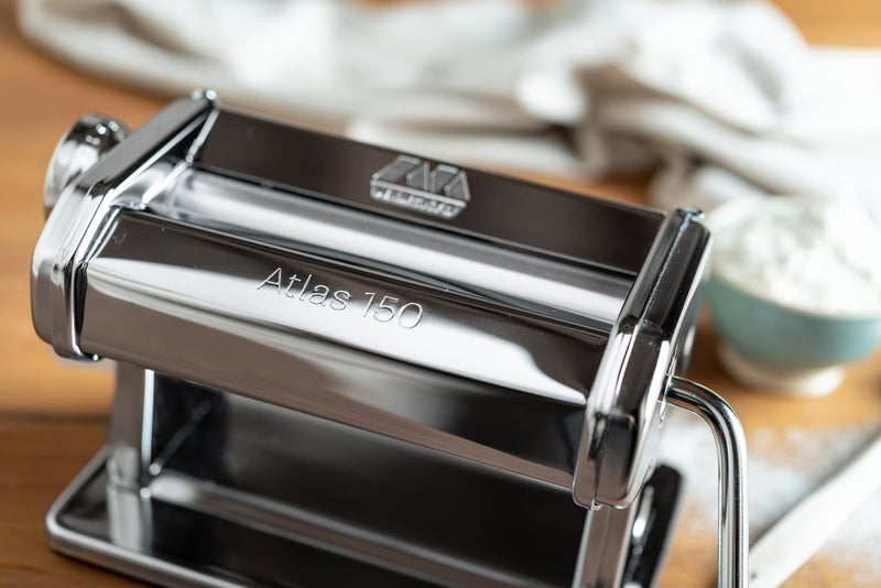 ماركاتو أسطوانة عجينة المعكرونة أطلس من ماركاتو 8340 مصنوعة في إيطاليا، تتضمن أسطوانة مقاس 150 ملم مع كرنك يدوي وتعليمات فضية - Image 2