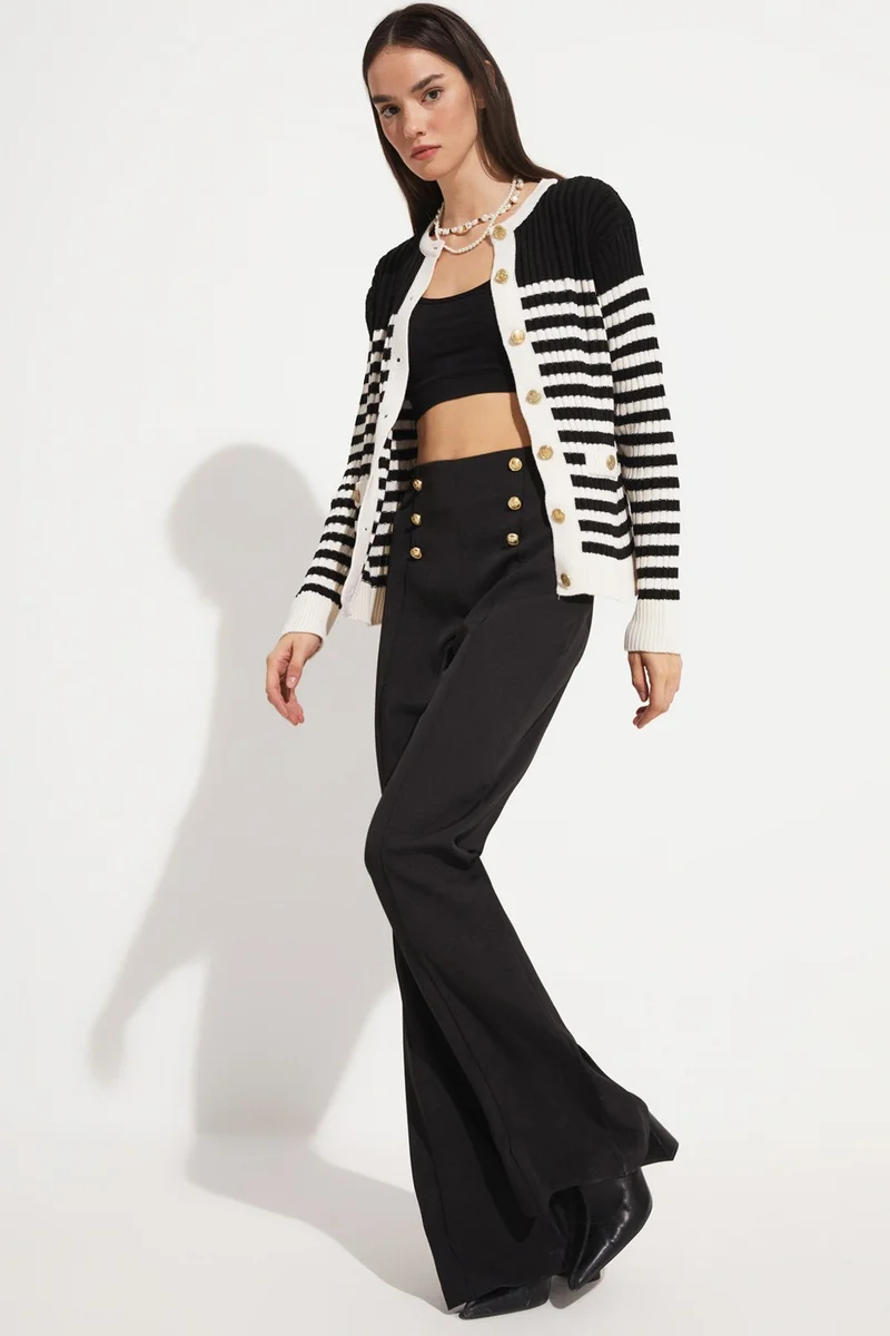 جون Women's Exclusive High Waisted Bell-bottomed Woven Trousers
