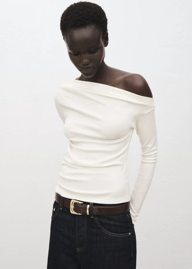 MANGO Long-sleeved t-shirt with asymmetrical neckline