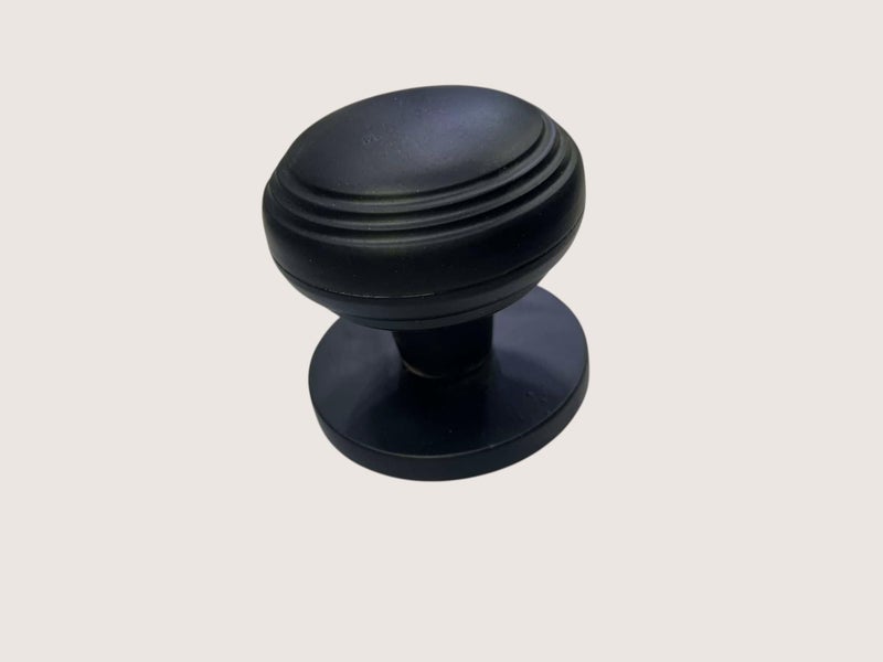 Brushed Black Cabinet Knob with Ringed Detail and Round Base مقبض باب أثاث ديكوري - Image 2