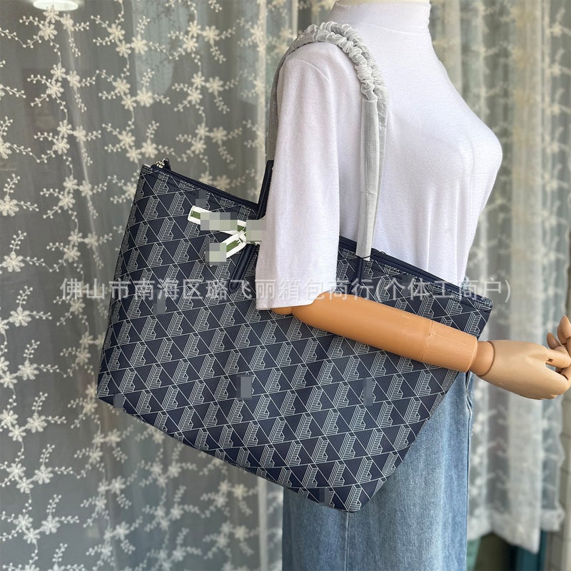 Trendy Printed Tote Bag with Large Capacity - Image 3