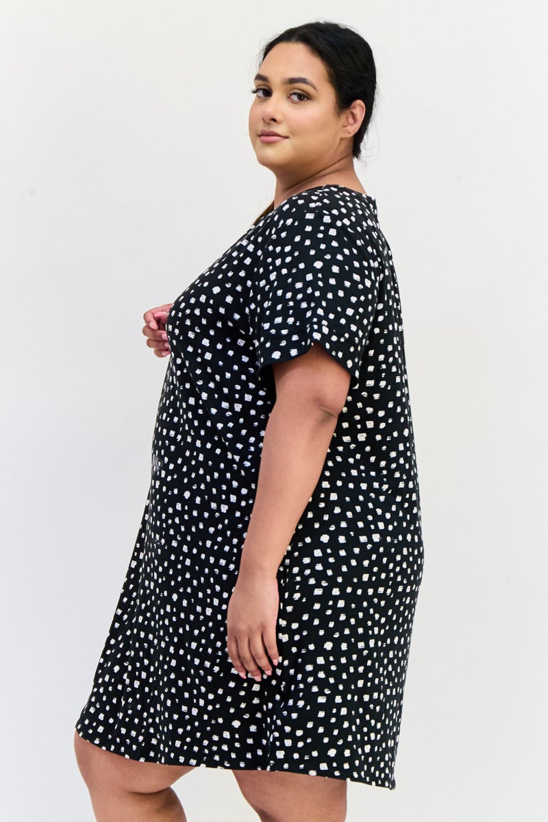 ANNE KLEIN فستان نوم قصير الأكمام للنساء بحجم زائد مع طباعة شاملة، متعدد الألوان - Image 4