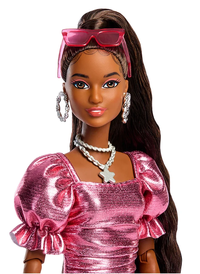 Barbie Deluxe Style Doll #6 in Metallic Coral Pink Dress with Bubble Hem, Black Hair in Ponytail, Accessories like Sunglasses, Jewelry and Handbag