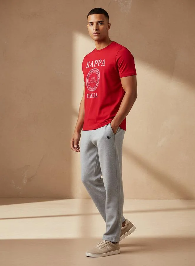 كابا تيشيرت رجالي بطبعة شعار كابا