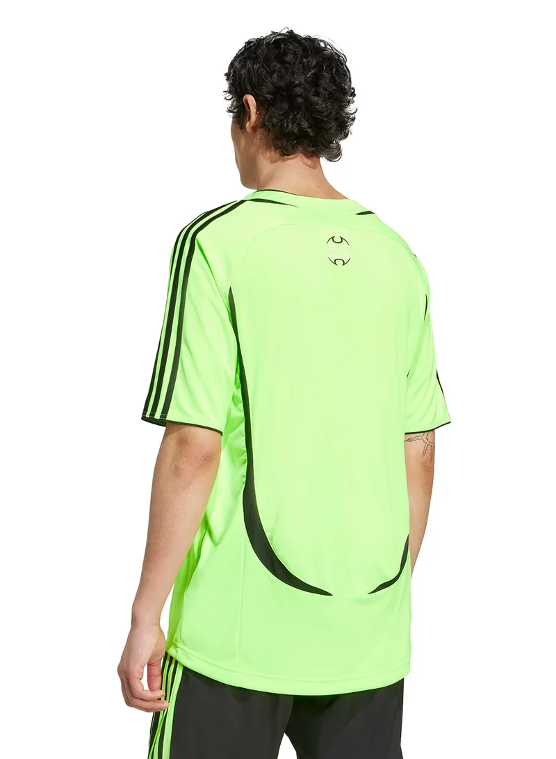 adidas Originals Adicolor Teamgeist Loose T-Shirt