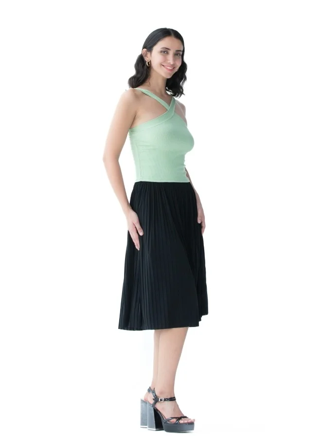 هايليز Fresh mint green crop top with a cross-back design for a cool and breezy look.
