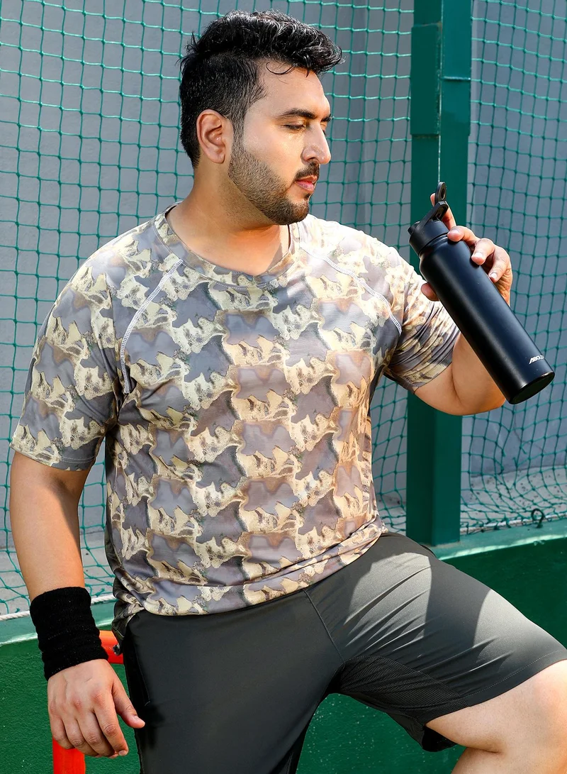 انستافاب بلس تيشيرت رجالي Instafab Plus رمادي فاتح وبني رمادي بياقة دائرية وأكمام قصيرة، مقاس كبير، مريح للارتداء اليومي