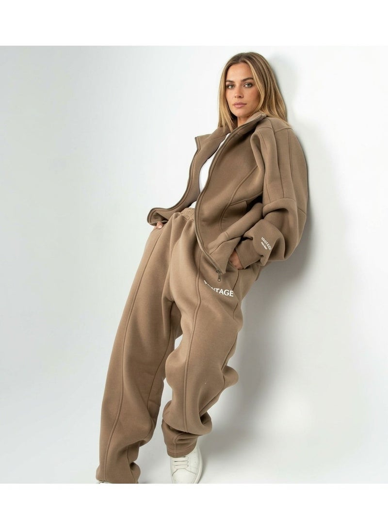 Women’s Camel Zip-Up Jacket, Casual Stand Collar Jacket with Side Pockets, Ribbed Cuffs & Hem, Everyday Outerwear. One Size - Image 1