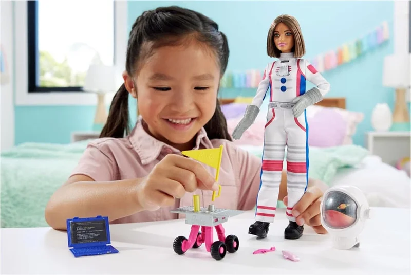 باربي Deluxe Career Doll Astronaut HRG45