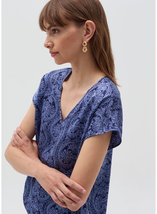 او في اس بلوزة ساتان بياقة على شكل حرف - Image 1