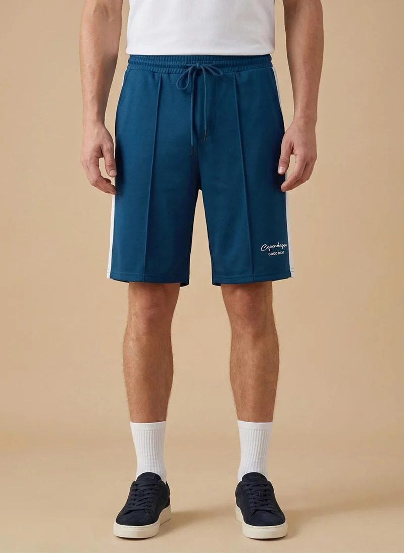 نوبيرو Nobero Copenhagen Shorts | Men’s Shorts | Regular Fit | 260 GSM 100% Cotton Terry | Breathable Comfort for Daily Wear | Elasticated Drawstring Waist + Side & Welt Pockets | Available in 5 Colours