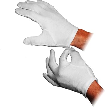 Source Source Super Soft Beauty Moisturising Cream Retainer Twin Pack 1 Pair Gloves 1 Pair Socks  - Image 2