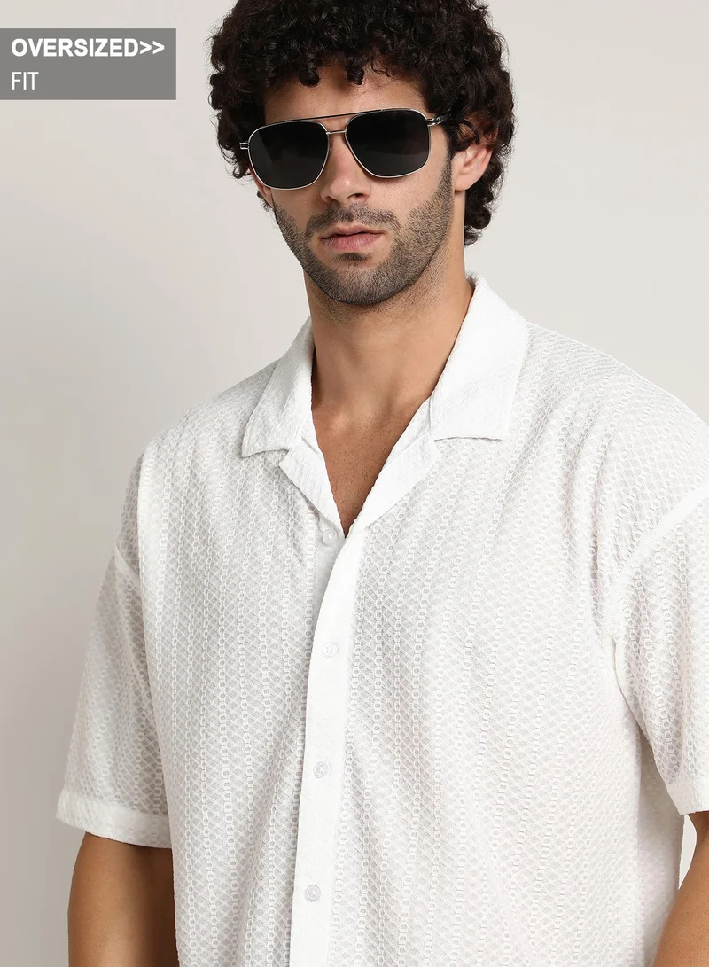 Campus Sutra Campus Sutra Men's Chalk White Zigzag-Helix Resort Oversized Shirt For Casual Wear | Cuban Collar | Short Regular Sleeves | Button Closure | Oversized Shirt Crafted With Comfort Fit For Everyday Wear