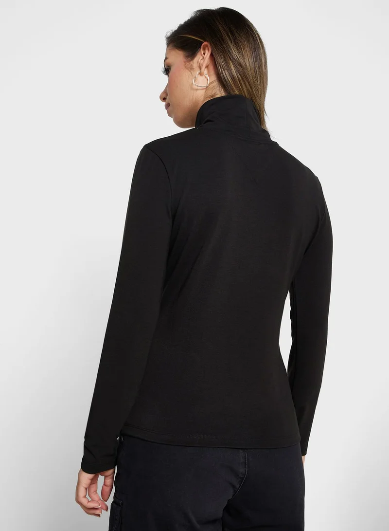 TOMMY JEANS Turtle Neck Logo Sweatshirt