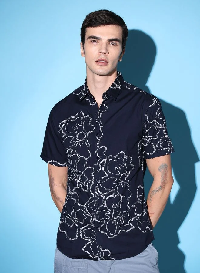 شركة المرآب الهندية Men Slim Fit Abstract Printed Half Sleeves Cutaway Collar Casual Shirt