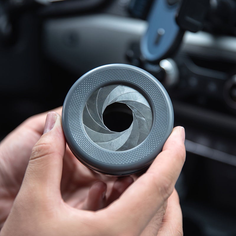 Elegant Metal Plastic Ashtray with Rotating Lid Golden Round Design for Car Use Durable Car Accessory - Image 1