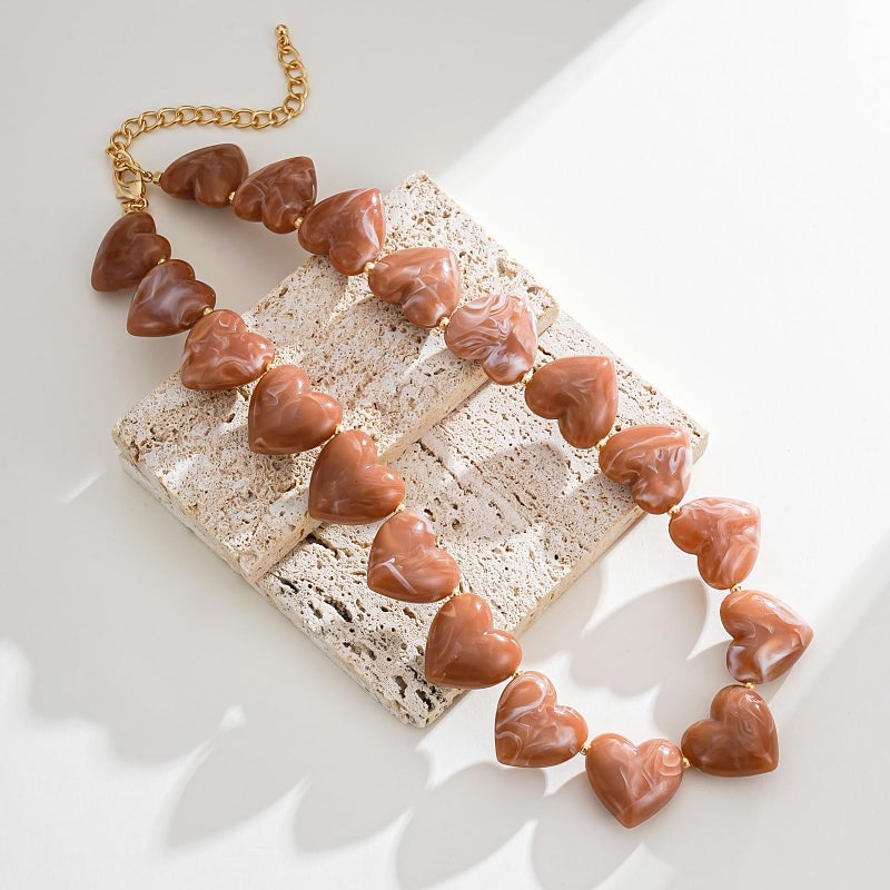 YUJIE Brown Heart Choker Necklace for Women Elegant Resin Acrylic Statement Chunky Choker Vintage Love Heart Pendant Necklace - Image 5