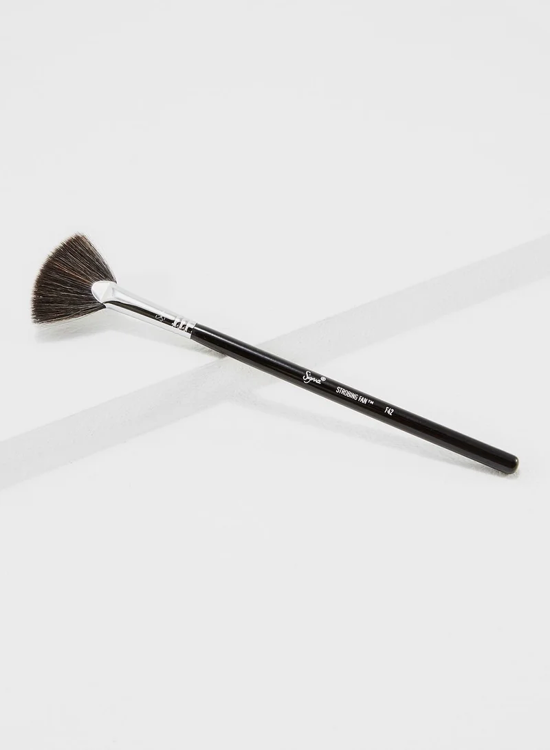 Sigma Beauty Strobing Fan Brush