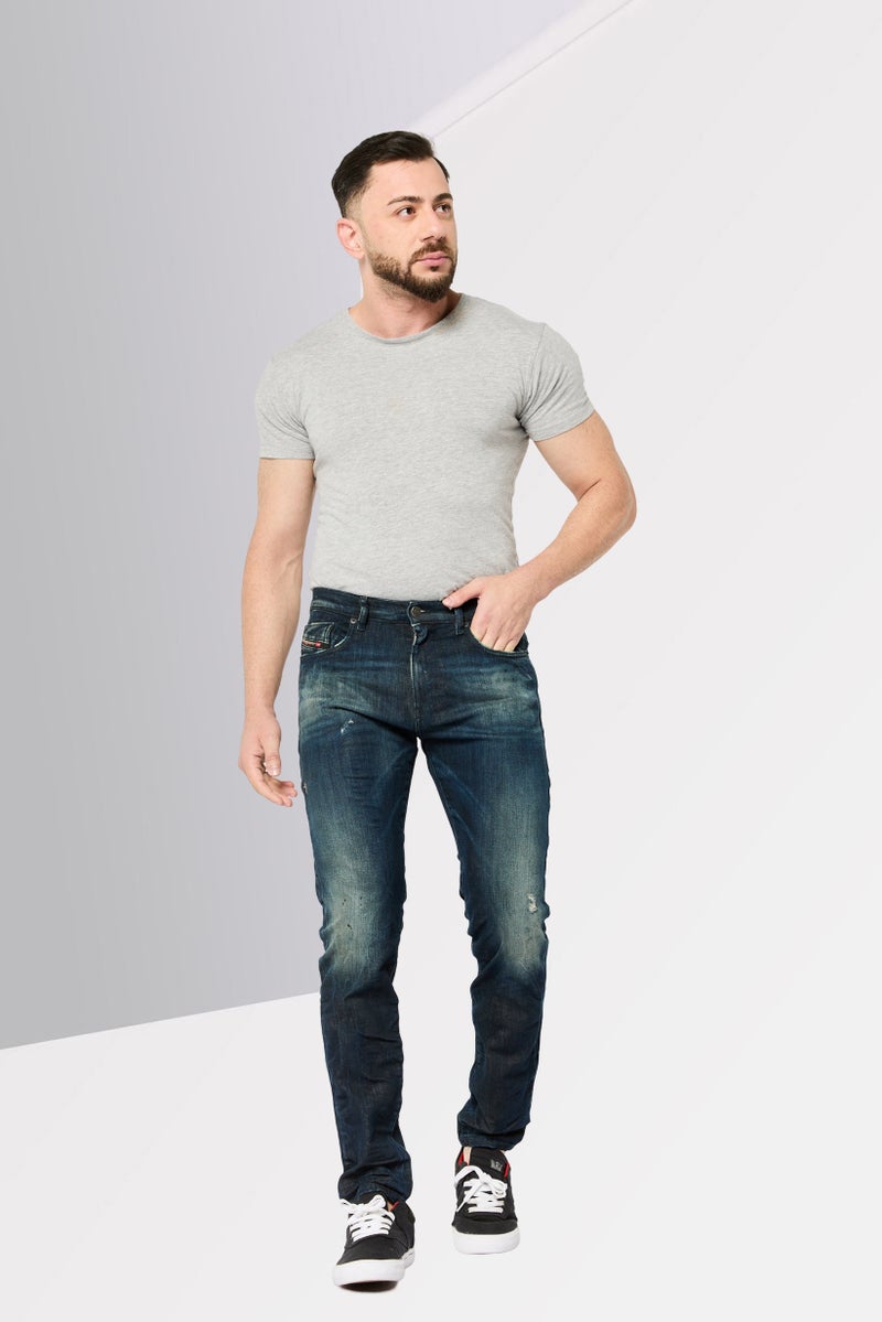 DIESEL جينز د-ستركت للرجال بتصميم ضيق وقابل للتمدد، لون كحلي - Image 4