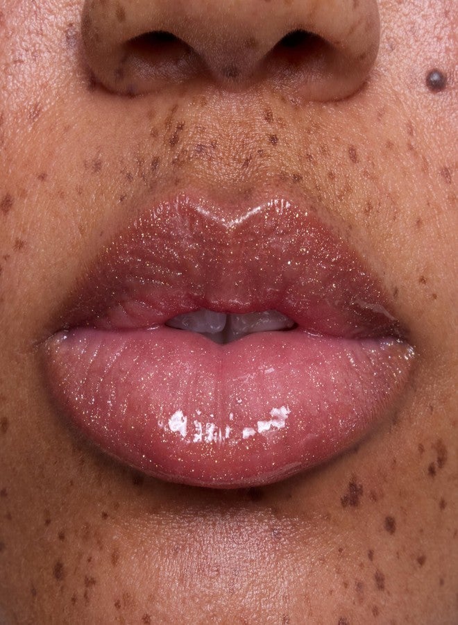 كالر بوب ملمع شفاه ColourPop x Disney Princess Ultra Glossy - ملمع شفاه عالي اللمعان، غير لزج ومرطب - غني بحمض الهيالورونيك، الكاكادو بلوم والكرز - وردي فاتح، مادموزيل بيل (0.24 أونصة سائلة) - Image 4