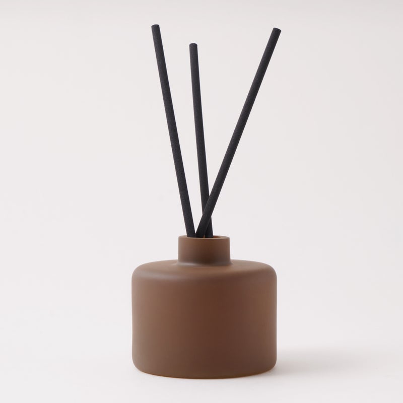 Homez 100 ml glass diffuser with reeds and amber scent oil - Image 2